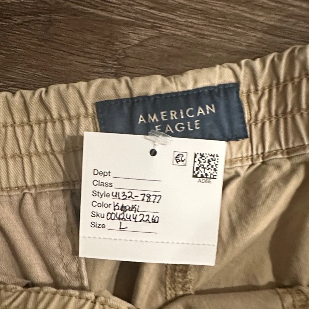 American Eagle Outfitters Men's Tan Athletic Shorts - Picture 4 of 4